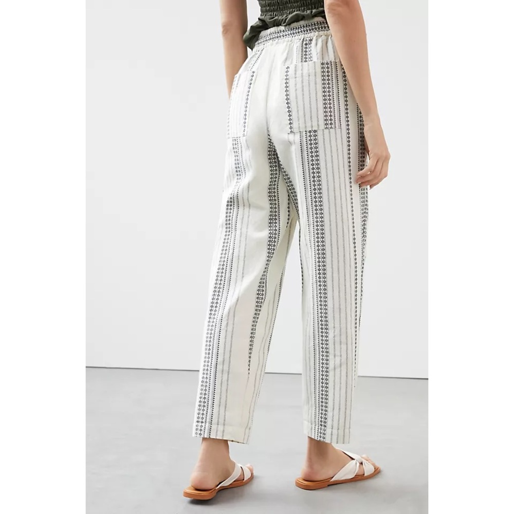 Anthropologie White and Blue Cropped Pants with Pleated Front